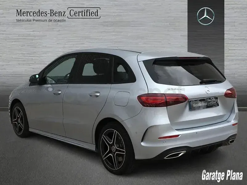 Usado Mercedes B250e 218 CV (160 kW) 2025 Gris / plata Utilitario