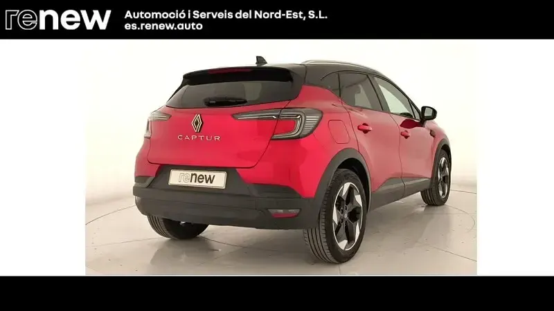 Usado Renault Captur Techno 100 CV (73 kW) 2025 Rojo SUV