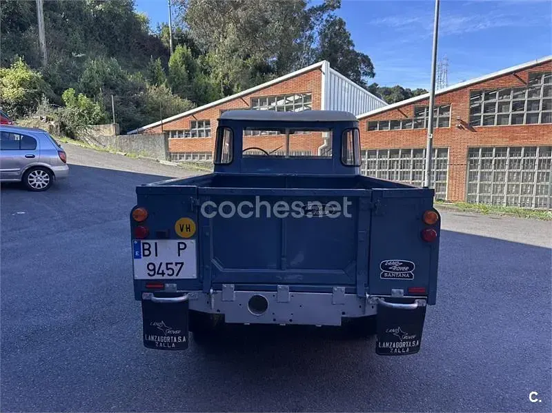 Usado Land Rover Defender 112 CV (82 kW) 1989 Azul SUV