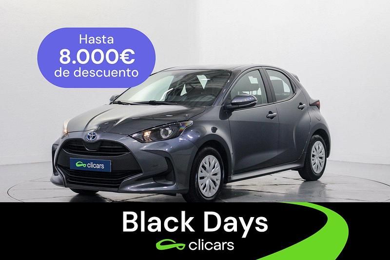 Gris / plata Usado 2023 Toyota Yaris Hybrid Active Berlina | 18.490 € (Precio justo) - Imagen 1/4