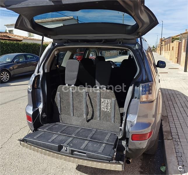 Usado Mitsubishi Outlander Intense+ 140 CV (102 kW) 2008 Gris / plata SUV