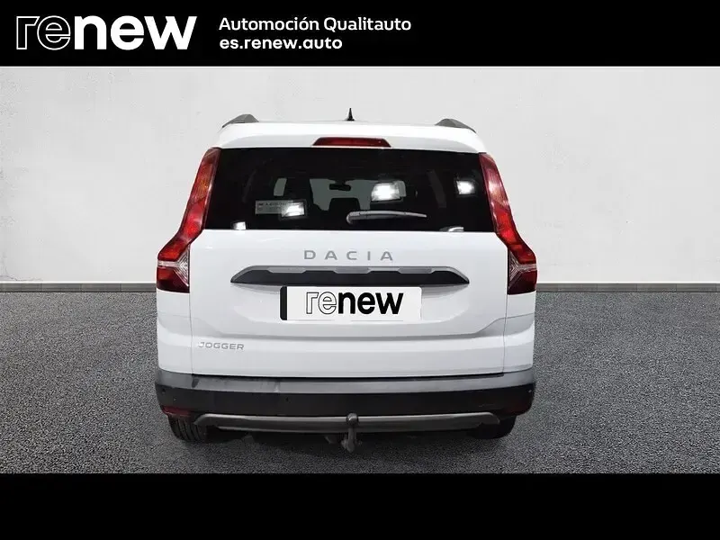 Usado Dacia Jogger Comfort 100 CV (73 kW) 2022 Blanco Monovolumen
