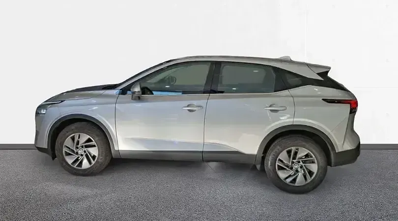 Usado Nissan Qashqai Acenta 158 CV (116 kW) 2022 Diamond silver SUV