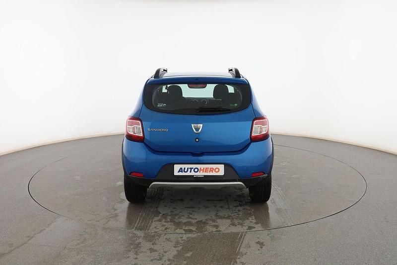 Usado Dacia Sandero Stepway 90 CV (66 kW) 2015 Gris Berlina
