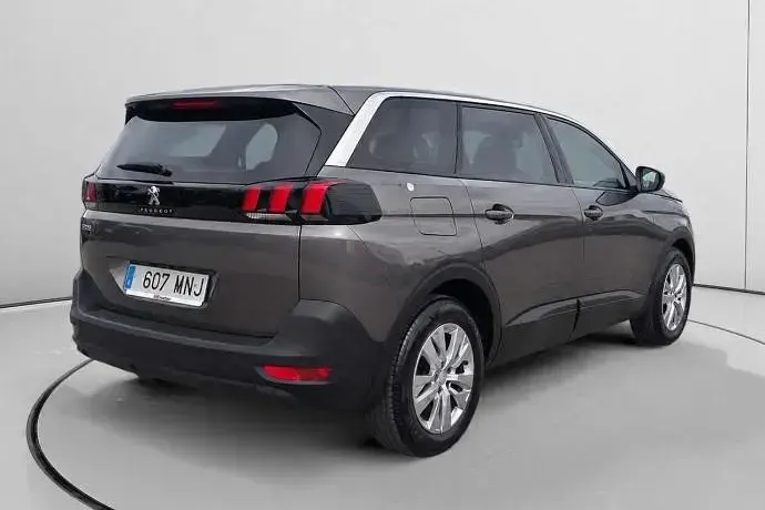 Usado Peugeot 5008 Active 136 HP (100 kW) 2024 SUV