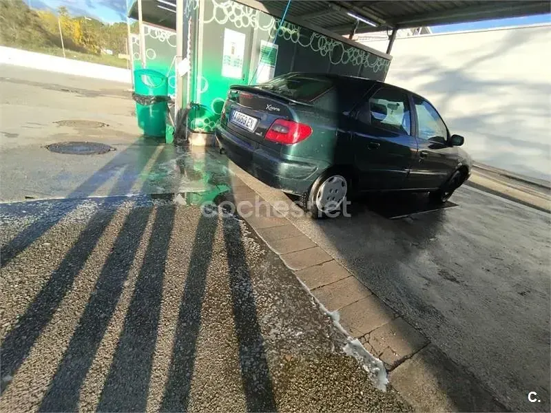 Usado Citroën Xsara 71 CV (52 kW) 2002 Verde Coupe