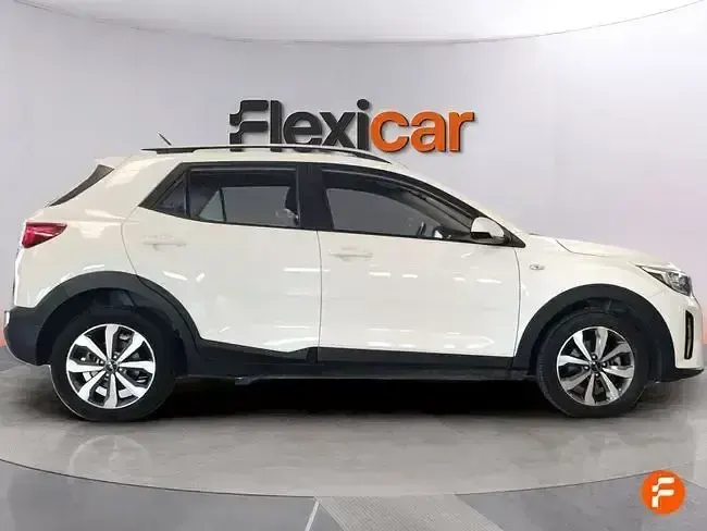 Usado Kia Stonic 100 CV (73 kW) 2021 Blanco SUV