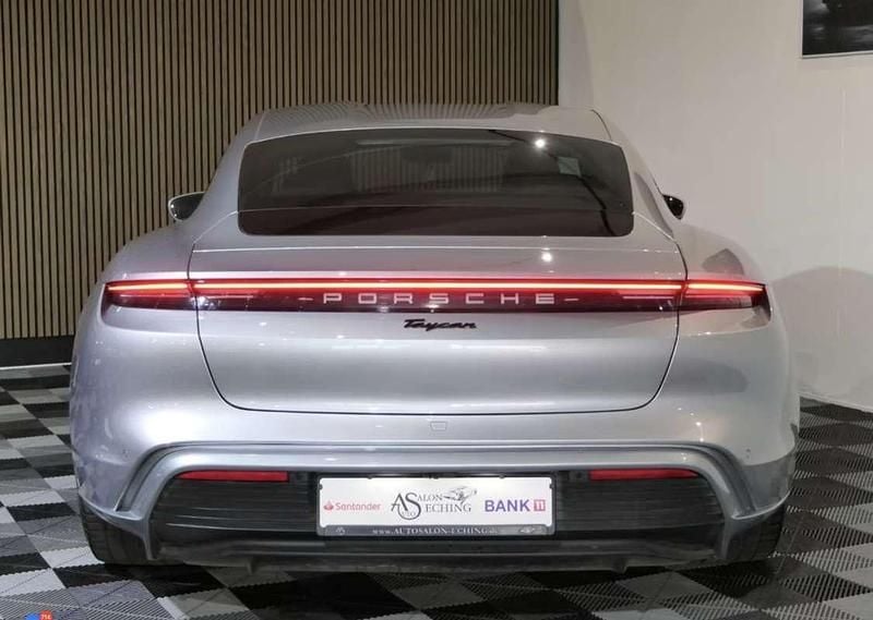Usado Porsche Taycan 4S 389 kW (530 CV) 2020 Plateado Berlina