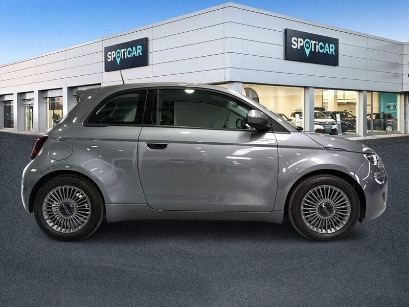 Usado Fiat 500e Action 69 kW (95 CV) 2022 Gris Utilitario
