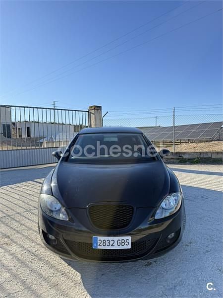 Usado Seat Leon Sport 140 CV (102 kW) 2008 Negro Utilitario