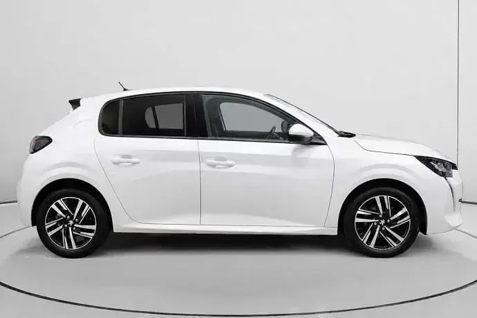 Usado Peugeot 208 Allure 100 CV (73 kW) 2021 Utilitario