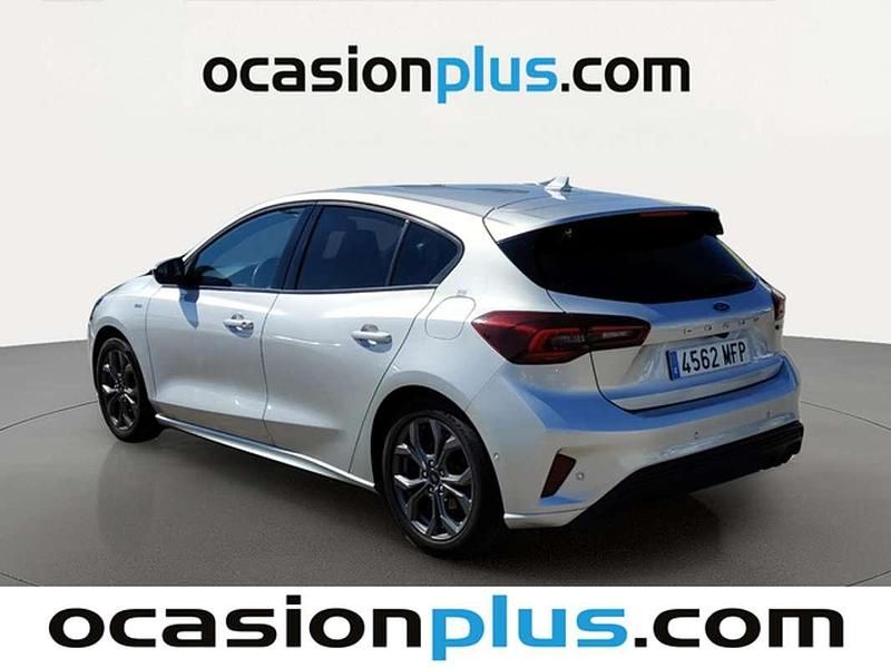 Usado Ford Focus ST-Line X 125 CV (91 kW) 2023 Plateado Utilitario