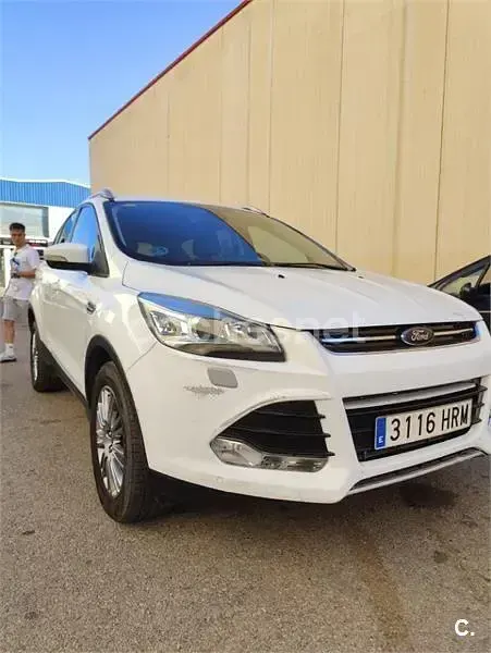 Usado Ford Kuga Titanium 150 CV (110 kW) 2013 Blanco SUV