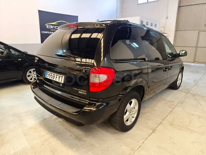 Usado Chrysler Voyager 150 CV (110 kW) 2008 Negro Monovolumen