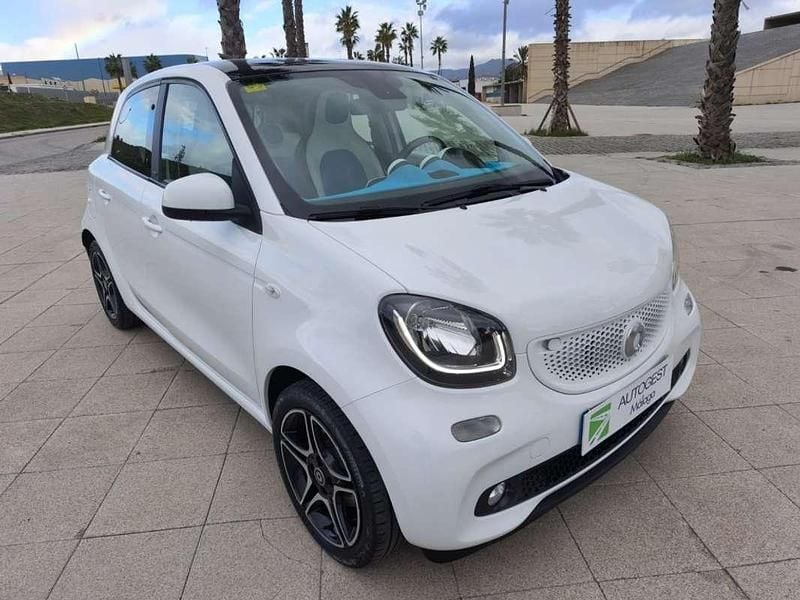Usado Smart ForFour Proxy 71 CV (52 kW) 2015 Blanco Utilitario
