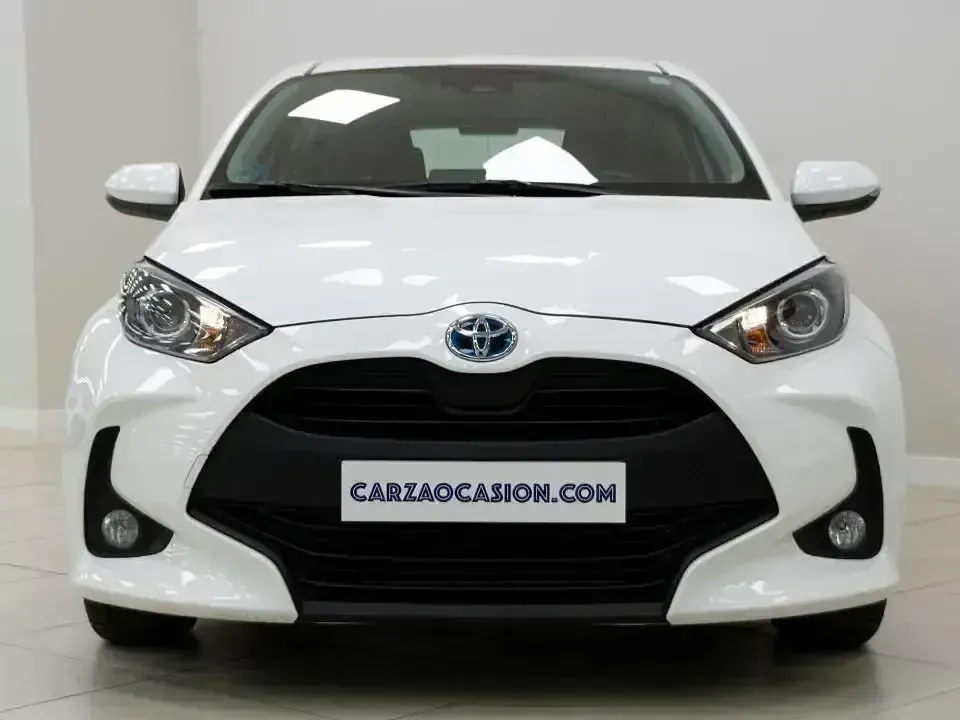 Usado Toyota Yaris Active 116 CV (85 kW) 2022 Blanco Utilitario
