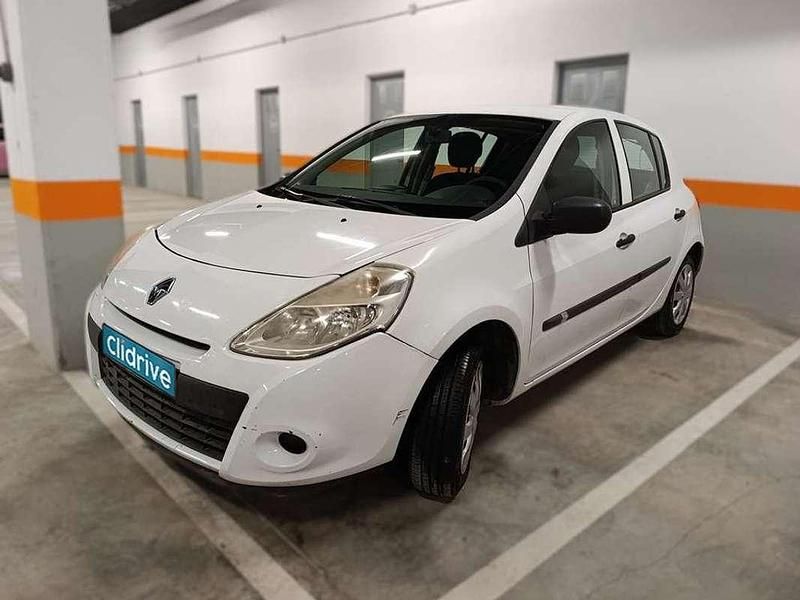 Usado Renault Clio IV Collection 75 CV (55 kW) 2013 Blanco Utilitario