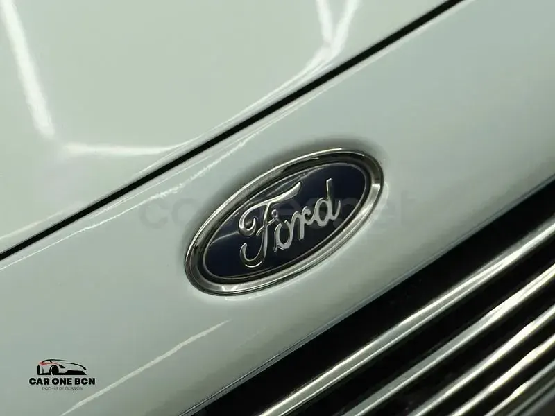 Usado Ford Fiesta Trend 82 CV (60 kW) 2015 Blanco Utilitario