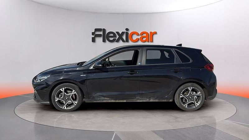 Usado Hyundai i30 N Line 120 CV (88 kW) 2024 Negro Berlina