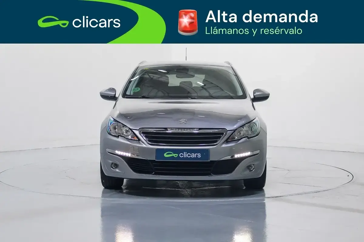 Usado Peugeot 308 SW Style 130 CV (95 kW) 2016 Gris / plata Familiar