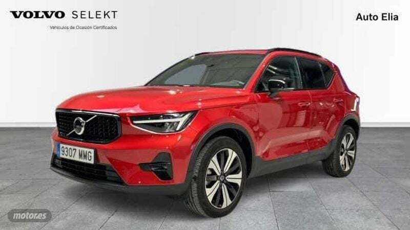 Rojo Usado 2023 Volvo XC40 Plus SUV | 43.900 € - Imagen 1/4