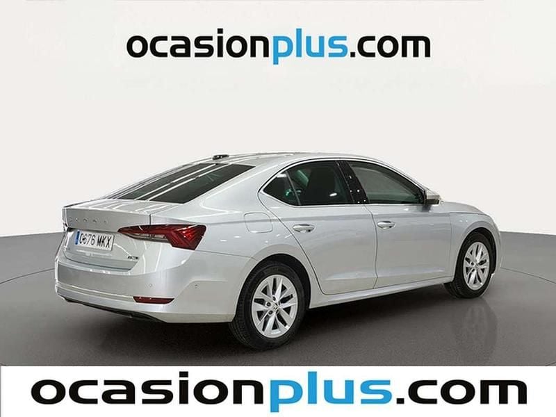 Usado Skoda Octavia Selection 150 CV (110 kW) 2023 Plateado Utilitario