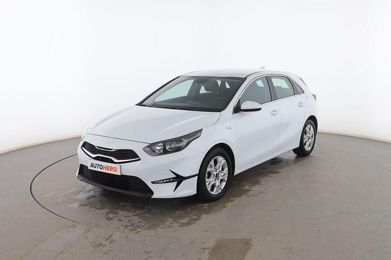Usado Kia Ceed 101 CV (74 kW) 2021 Blanco Utilitario