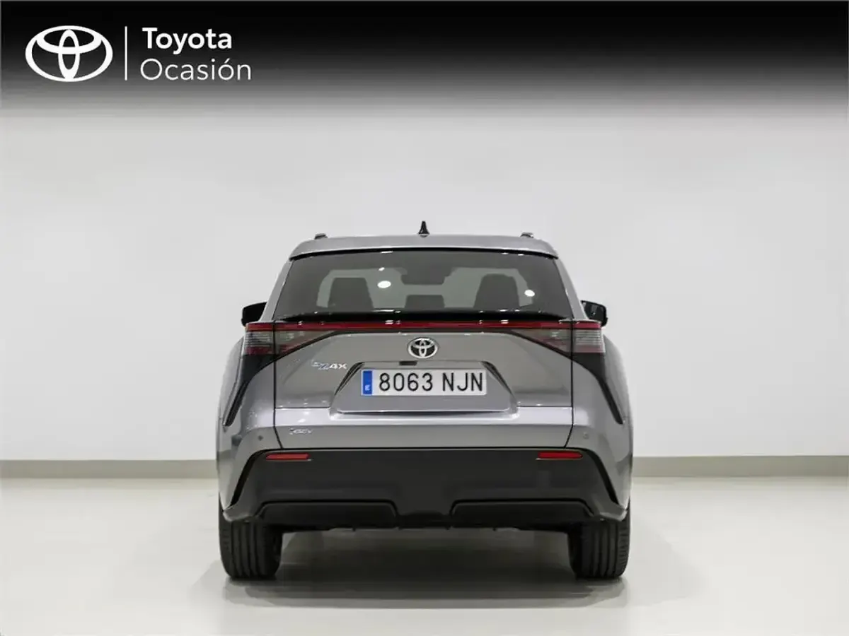 Usado Toyota bZ4X Advance 164 kW (224 CV) 2025 Gris SUV