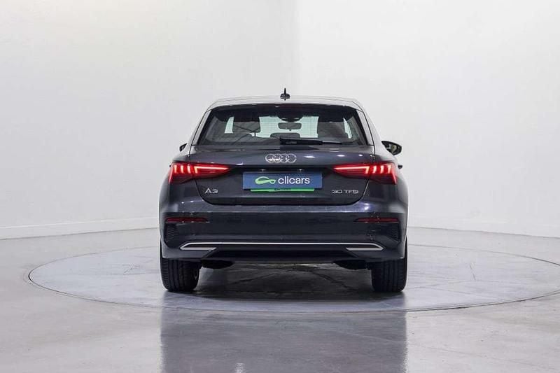 Usado Audi A3 Sportback Advanced 110 CV (80 kW) 2024 Gris Utilitario