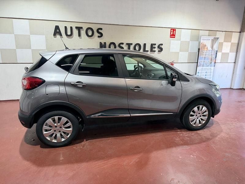 Usado Renault Captur LIMITED 90 CV (66 kW) 2016 Gris / plata SUV