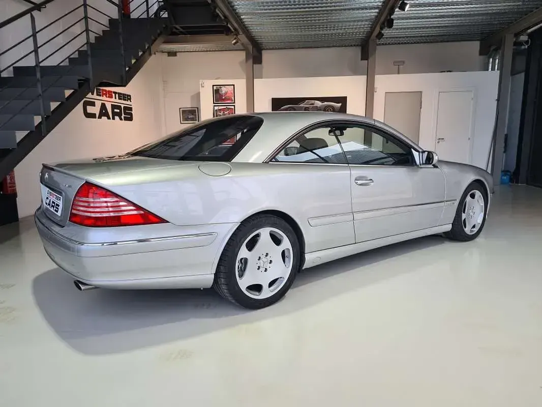 Usado Mercedes CL600 500 CV (367 kW) 2003 Plateado Coupe
