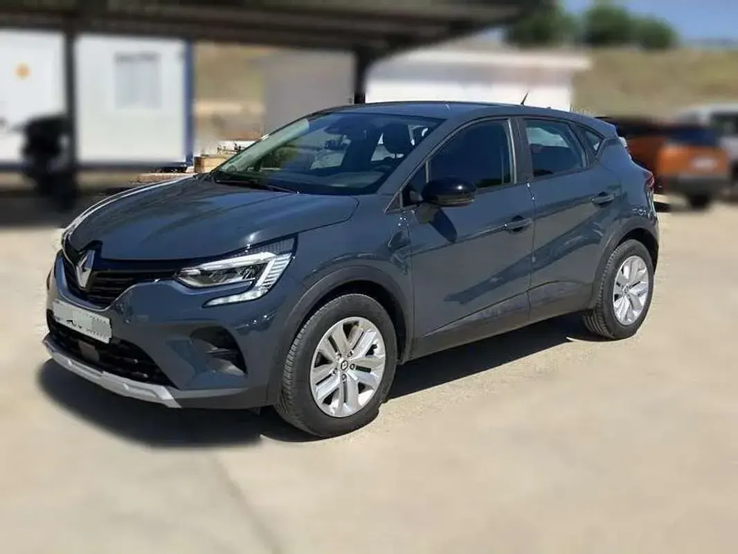 Usado Renault Captur Zen 140 CV (102 kW) 2023 Gris SUV