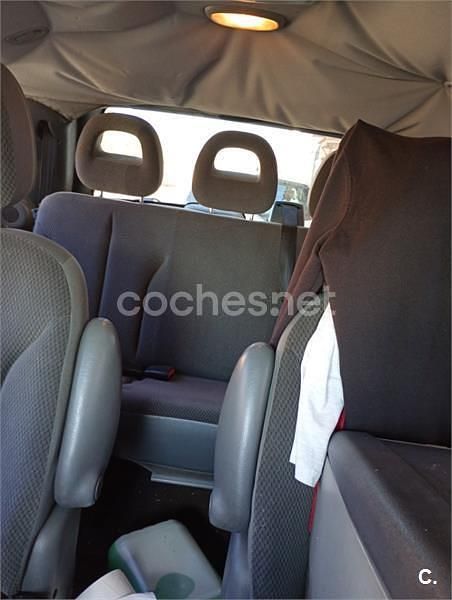 Usado Chrysler Voyager 150 CV (110 kW) 2007 Verde Monovolumen