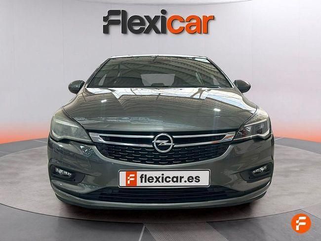 Usado Opel Astra Dynamic 125 CV (91 kW) 2017 Gris / plata Berlina