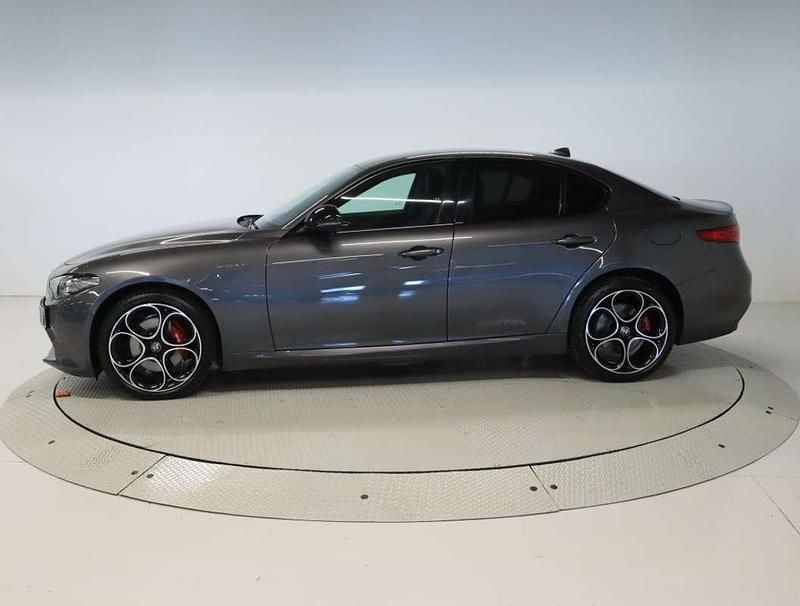Usado Alfa Romeo Giulia Veloce 211 CV (155 kW) 2022 Gris Berlina
