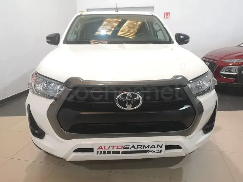 Usado Toyota HiLux 150 CV (110 kW) 2022 Blanco Pickup/Camioneta