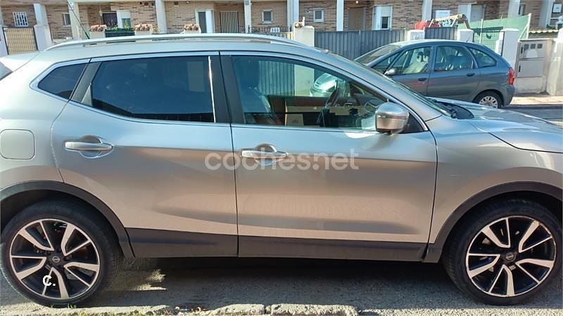 Usado Nissan Qashqai Tekna 110 CV (80 kW) 2015 Gris / plata SUV