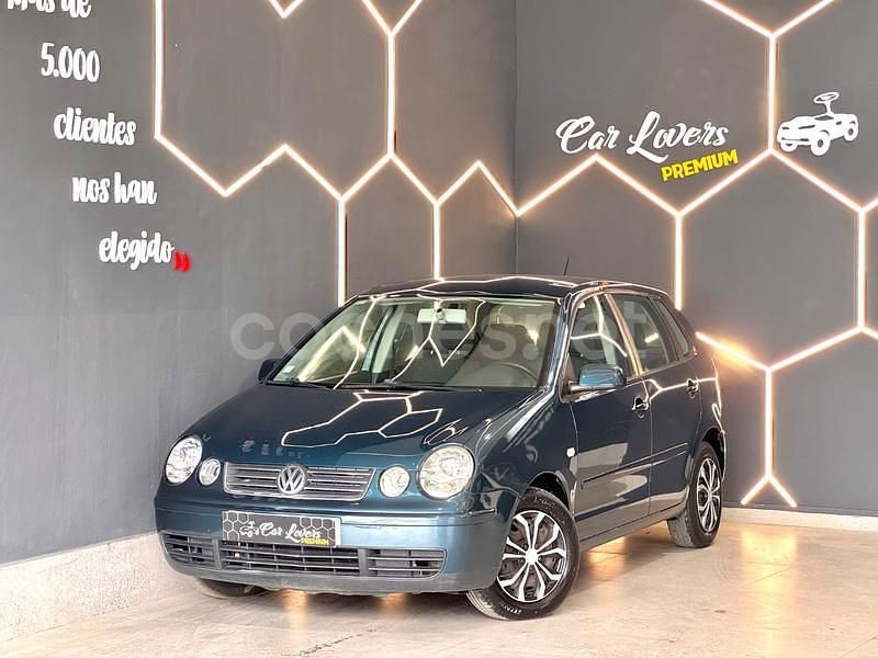 Usado VW Polo Match 65 CV (47 kW) 2004 Gris / plata Berlina