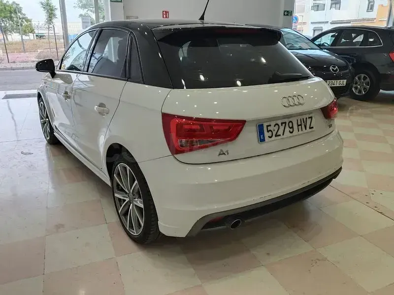 Usado Audi A1 Sportback Attraction 90 CV (66 kW) 2014 Blanco Utilitario