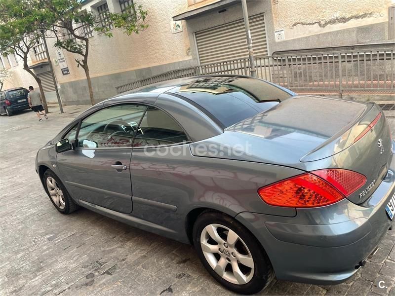 Gris / plata Usado 2006 Peugeot 307 CC Descapotable | 3220 € (Buen precio) - Imagen 1/4