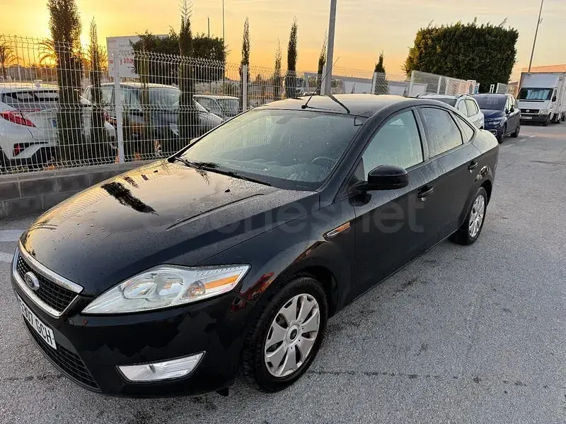 Usado Ford Mondeo Ghia 140 CV (102 kW) 2009 Negro Berlina