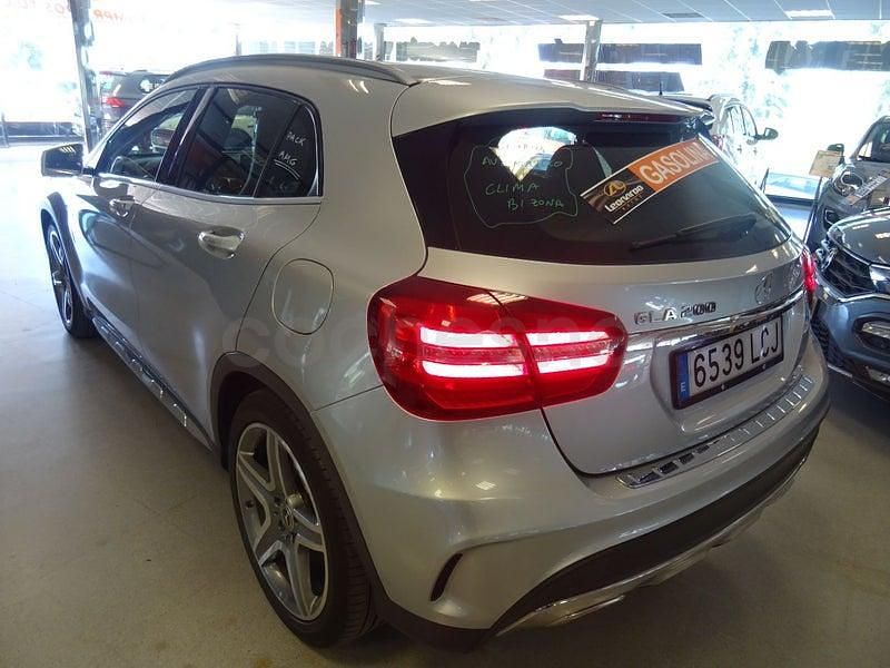 Usado Mercedes GLA200 156 CV (114 kW) 2020 Gris / plata SUV