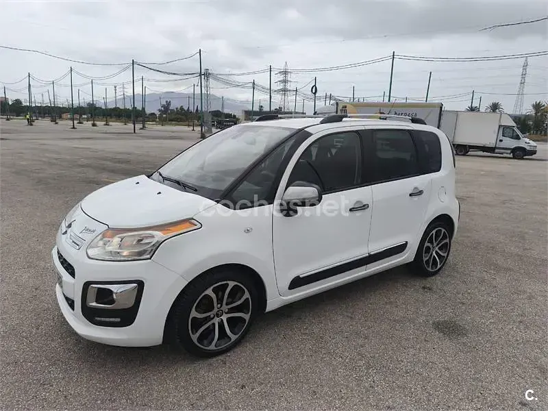 Usado Citroën C3 Picasso Attraction 92 CV (67 kW) 2014 Blanco Monovolumen