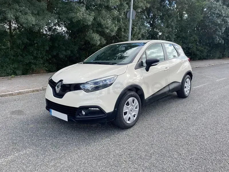 Usado Renault Captur Life 90 CV (66 kW) 2015 Beige SUV