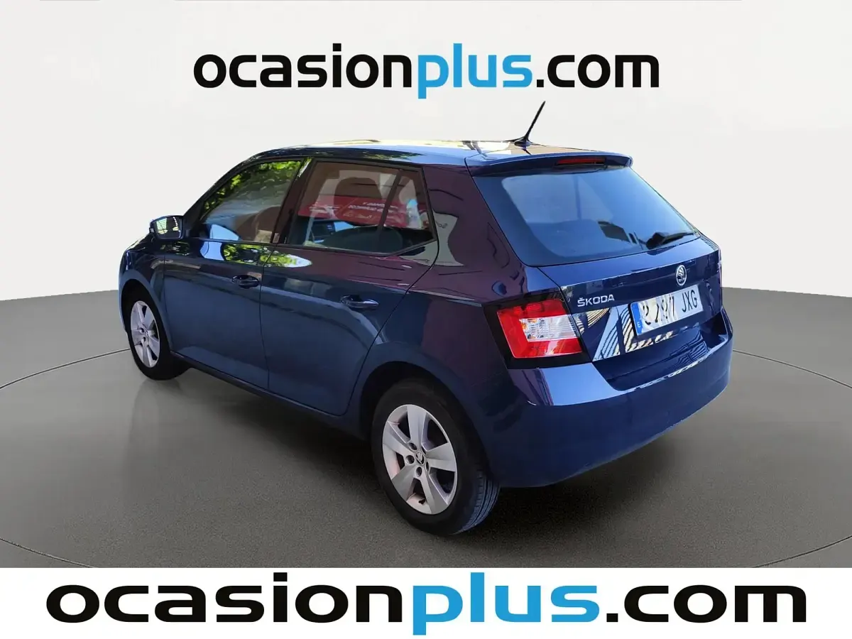 Usado Skoda Fabia 75 CV (55 kW) 2017 Azul Utilitario