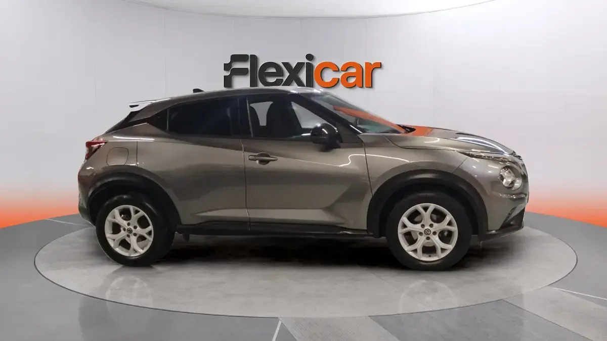Usado Nissan Juke N-Connecta 114 CV (83 kW) 2022 Gris SUV