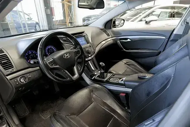 Usado Hyundai i40 GLS 136 CV (100 kW) 2012 Negro Berlina