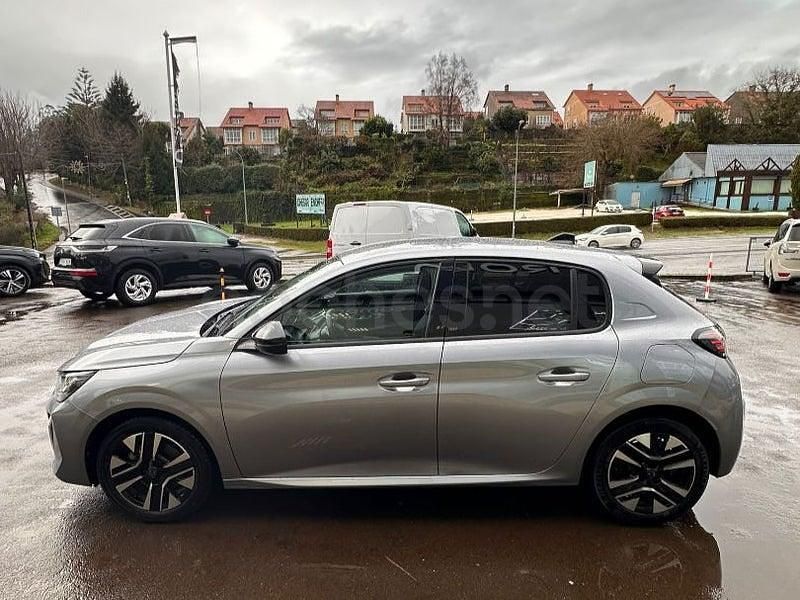 Usado Peugeot 208 Allure 100 CV (73 kW) 2025 Gris / plata Utilitario