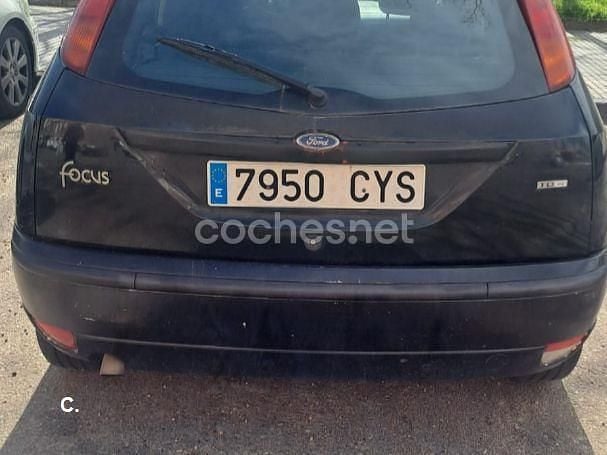 Usado Ford Focus Trend 100 CV (73 kW) 2004 Negro Berlina