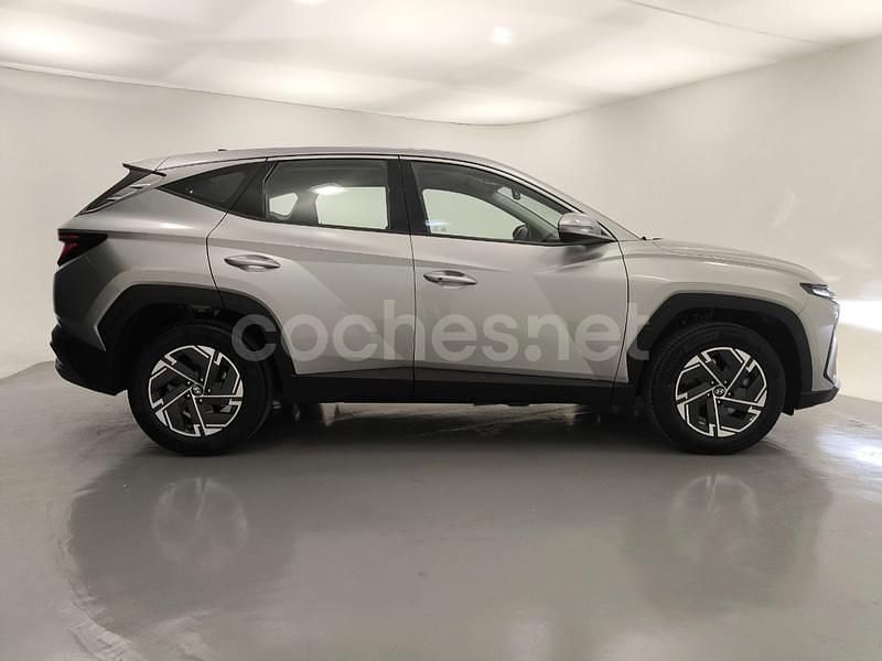 Usado Hyundai Tucson 160 CV (117 kW) 2025 Gris / plata SUV